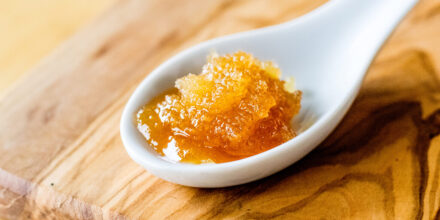 How to decrystallize honey